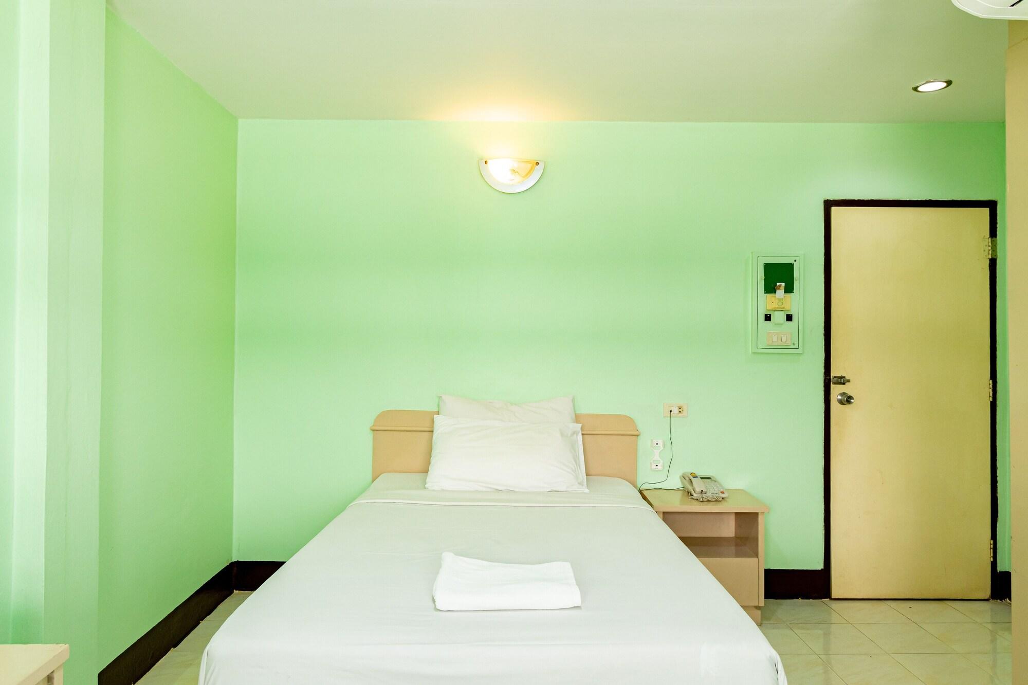 Woodlands Inn Hotel 방콕 외부 사진