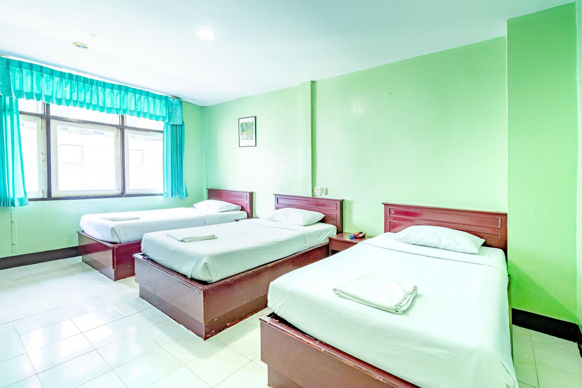 Woodlands Inn Hotel 방콕 외부 사진